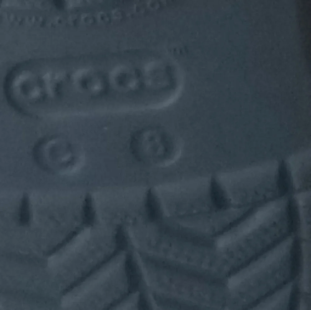 Crocs Crocband Youth Clogs in Navy Size 8.